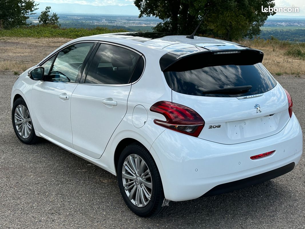 PEUGEOT 208 Allure 1.2 PureTech 82CV S&S BVM5 (image 4)