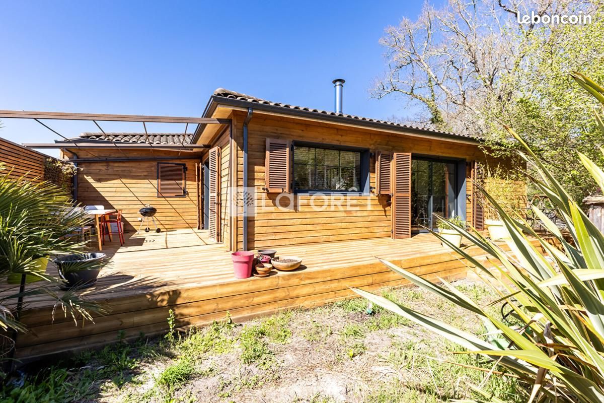 Maison 5 pièces 115 m² · à Saint-Jean-d'Illac · 115 m² · 1 750 €
