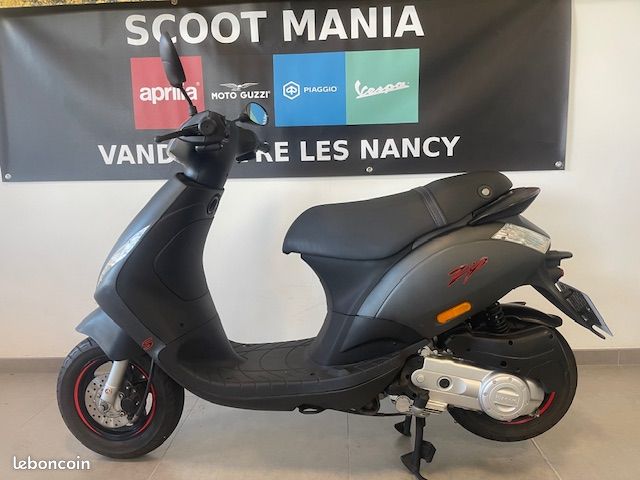 Piaggio zip 50 sport 3431 km gtie an Motos