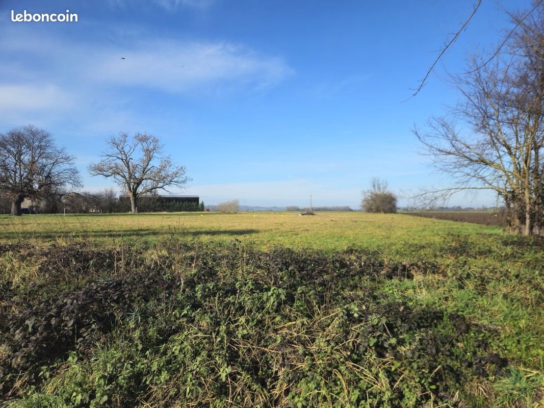 Terrain 1090 m² · à Escurolles · 33 000 €