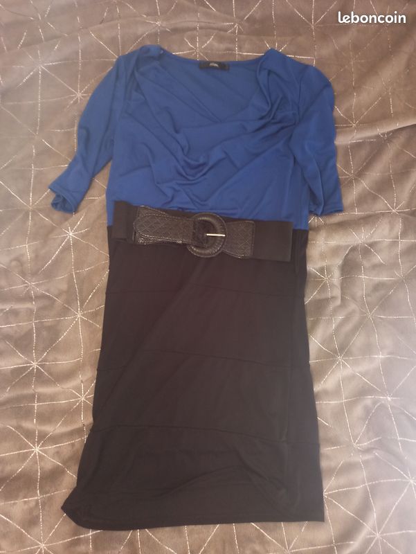 Robe bleue et noire taille 40 (image 1)