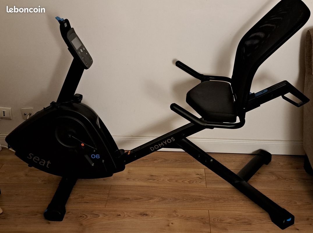 Vélo d'appartement semi allongé Domyos eb seat connecté Decathlon