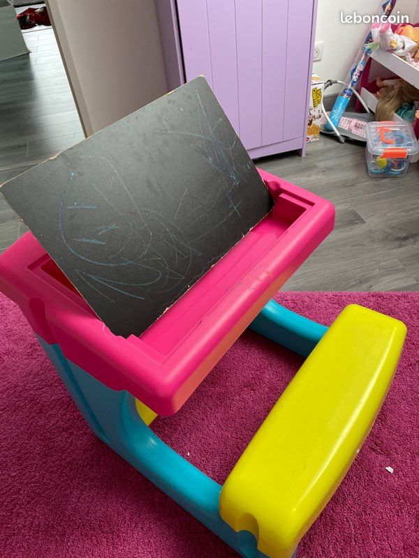 Bureau (image 2)