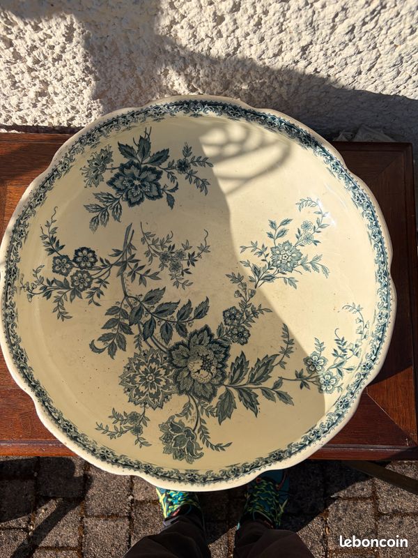 Grande coupe ancienne Saint-Amand Hamage Nigella en faïence décor floral (image 2)