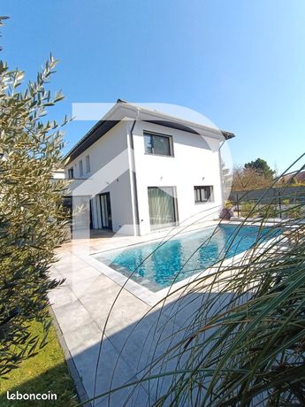 Villa 8 pièces 207 m²