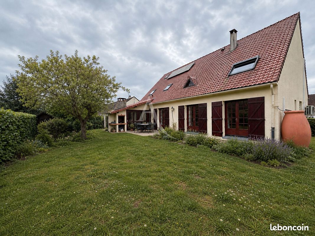 Maison 7 pièces 156 m² · à Le Châtelet-en-Brie · 156 m² · 276 000 €