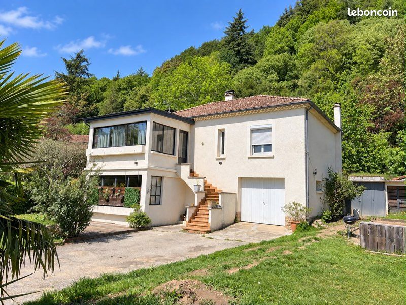 Maison 8 pièces 141 m² · à Vals-les-Bains · 141 m² · 305 000 €