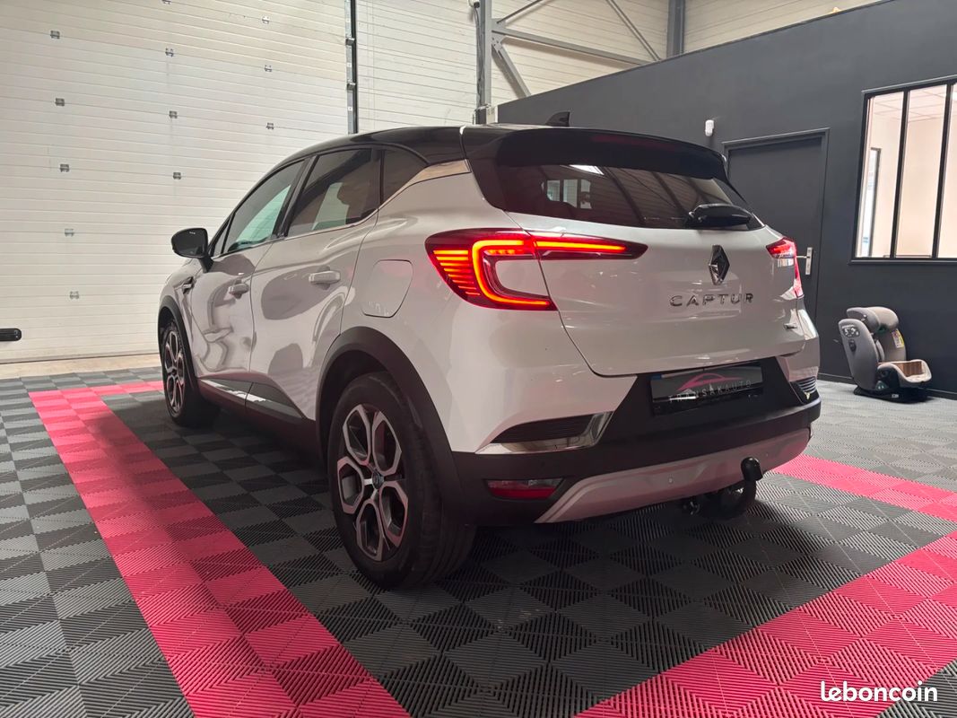 Renault CAPTUR Captur E-Tech Plug-in 160 (image 5)