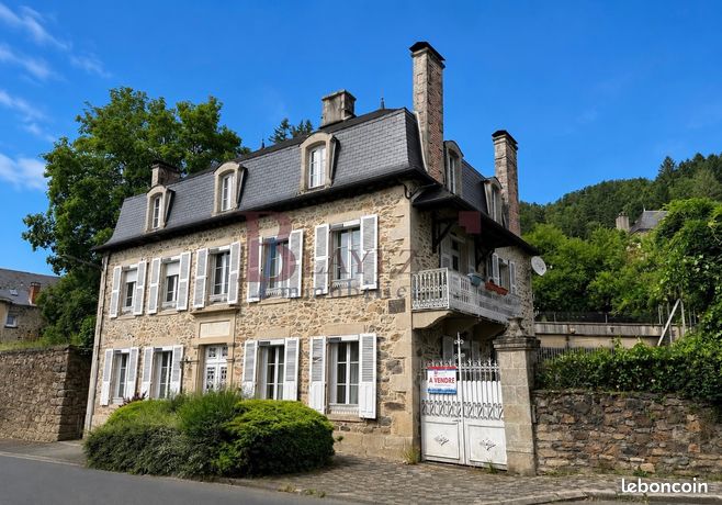 Maison 8 pièces 275 m²