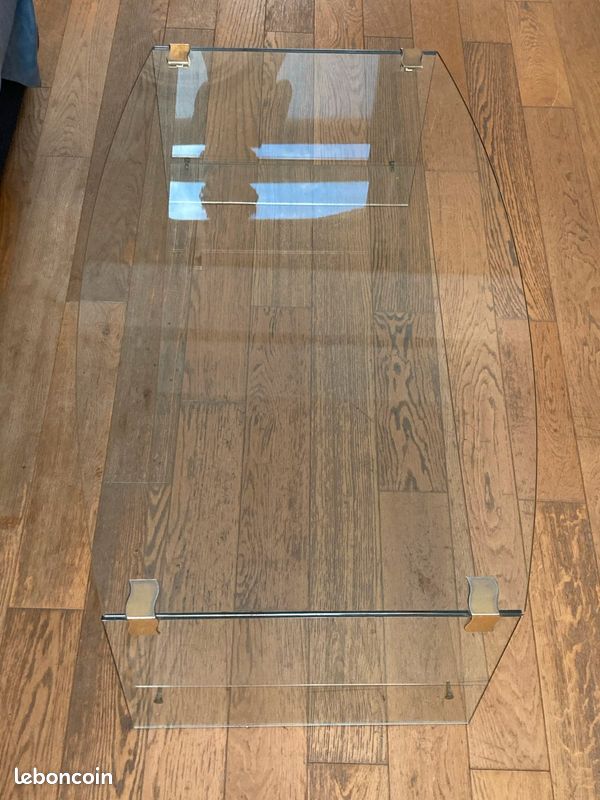 Table en verre (image 1)