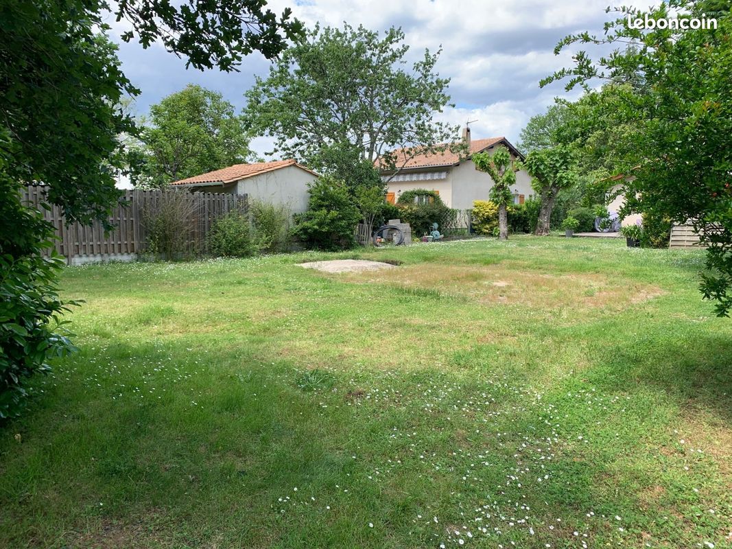 Terrain 800 m² · à Eysines · 800 m² · 260 000 €