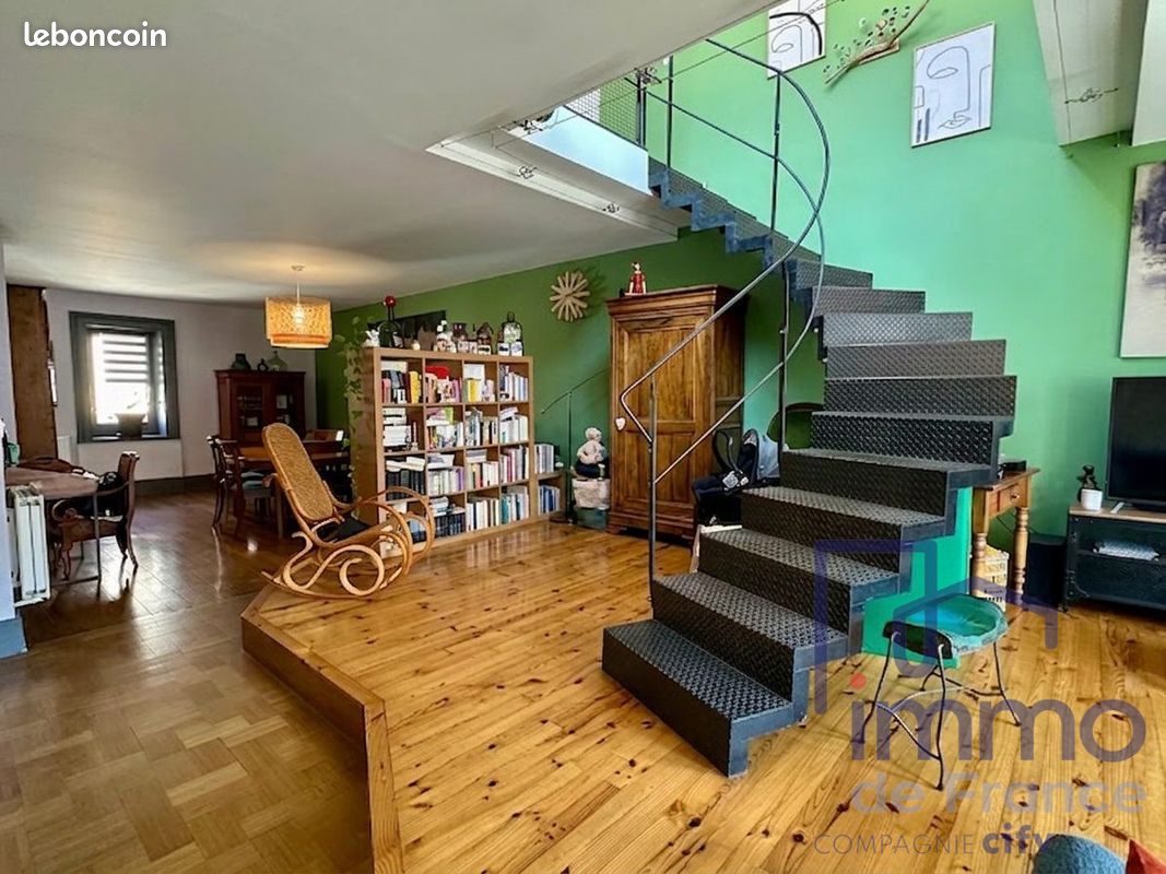 Appartement 4 pièces 117 m² · à Saint-Étienne · 117 m² · 197 000 €