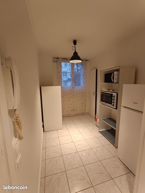 Appartement 1 pièce 28 m² · à Choisy-le-Roi · 28 m² · 780 €/mois