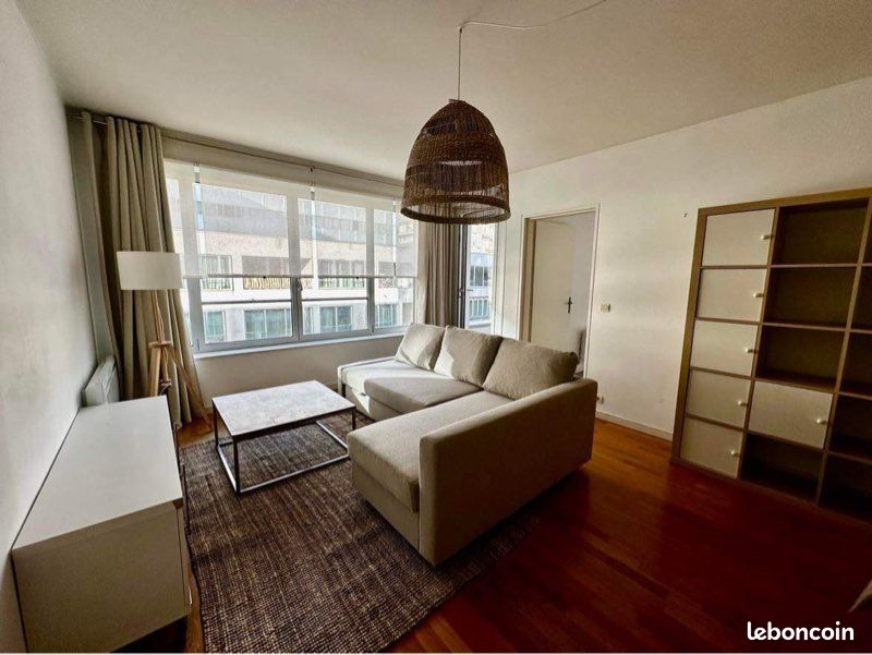 Parking 2 pièces 40 m² · à Lille · 40 m² · 890 €