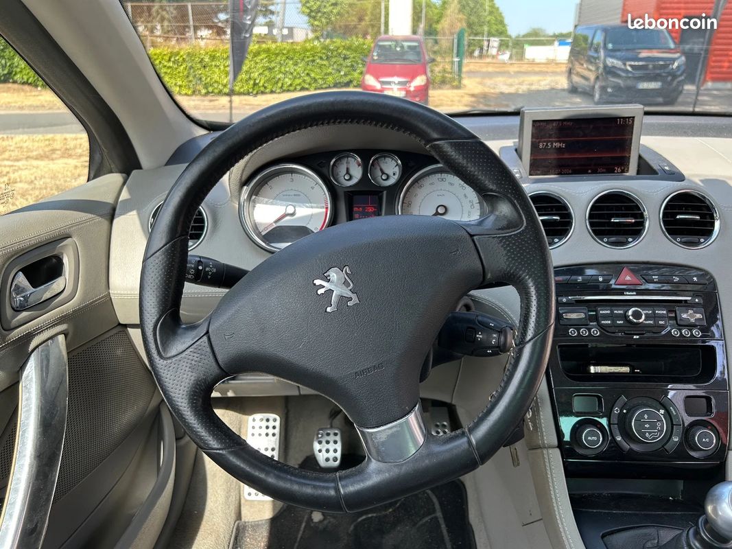 PEUGEOT 308 CC 2.0 HDi 16V 140ch FAP Féline (image 12)
