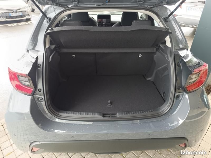 Toyota Yaris 116h Design 5p MY26 (image 9)