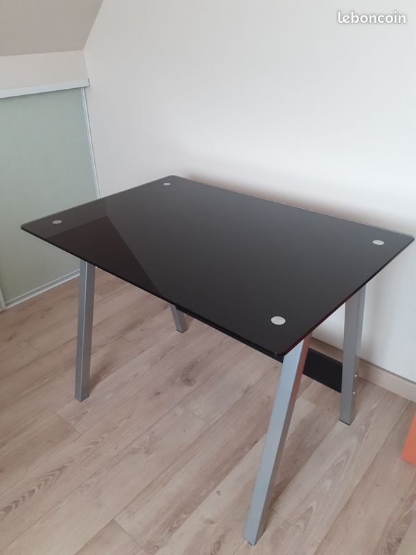 Bureau (image 2)
