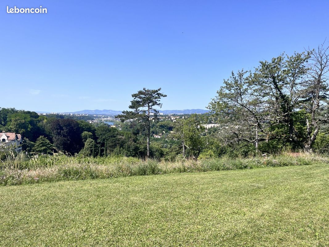 Terrain 1900 m² · à Caluire-Et-Cuire · 1 900 m² · 999 000 €