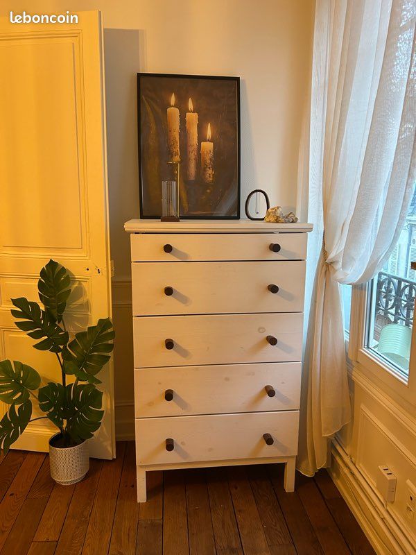 Commode (image 1)