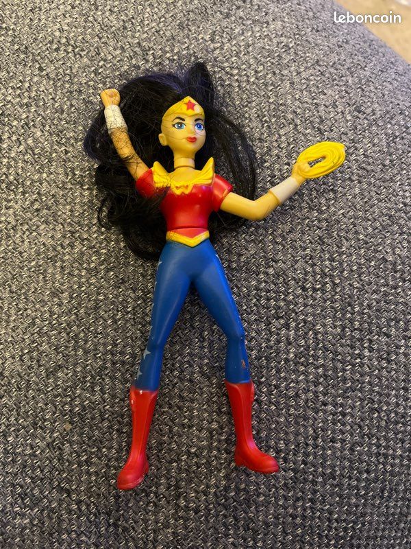 Figurine Wonder woman (image 1)
