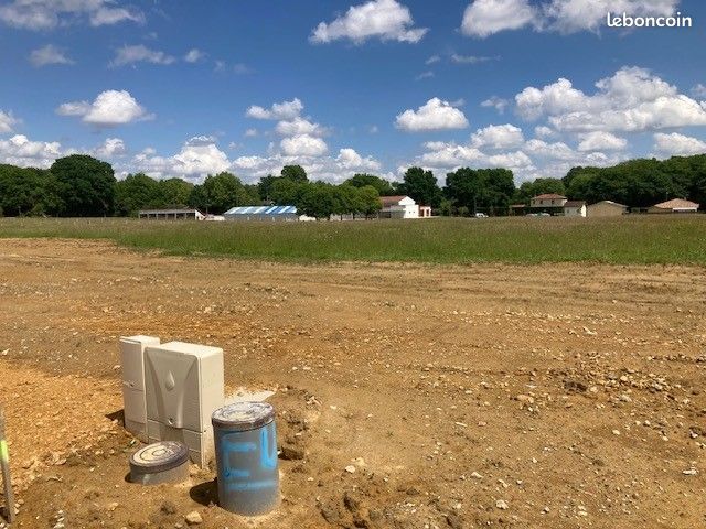 Terrain à bâtir de 734 m² à MAURRIN (40) · 41 330 €