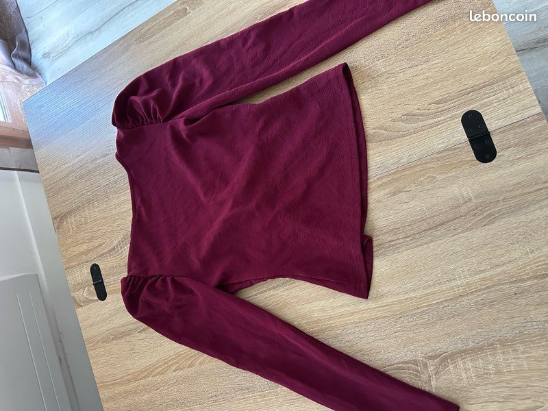 Haut SHEIN bordeaux cache-cœur manches longues bouffantes – M/38 (image 3)