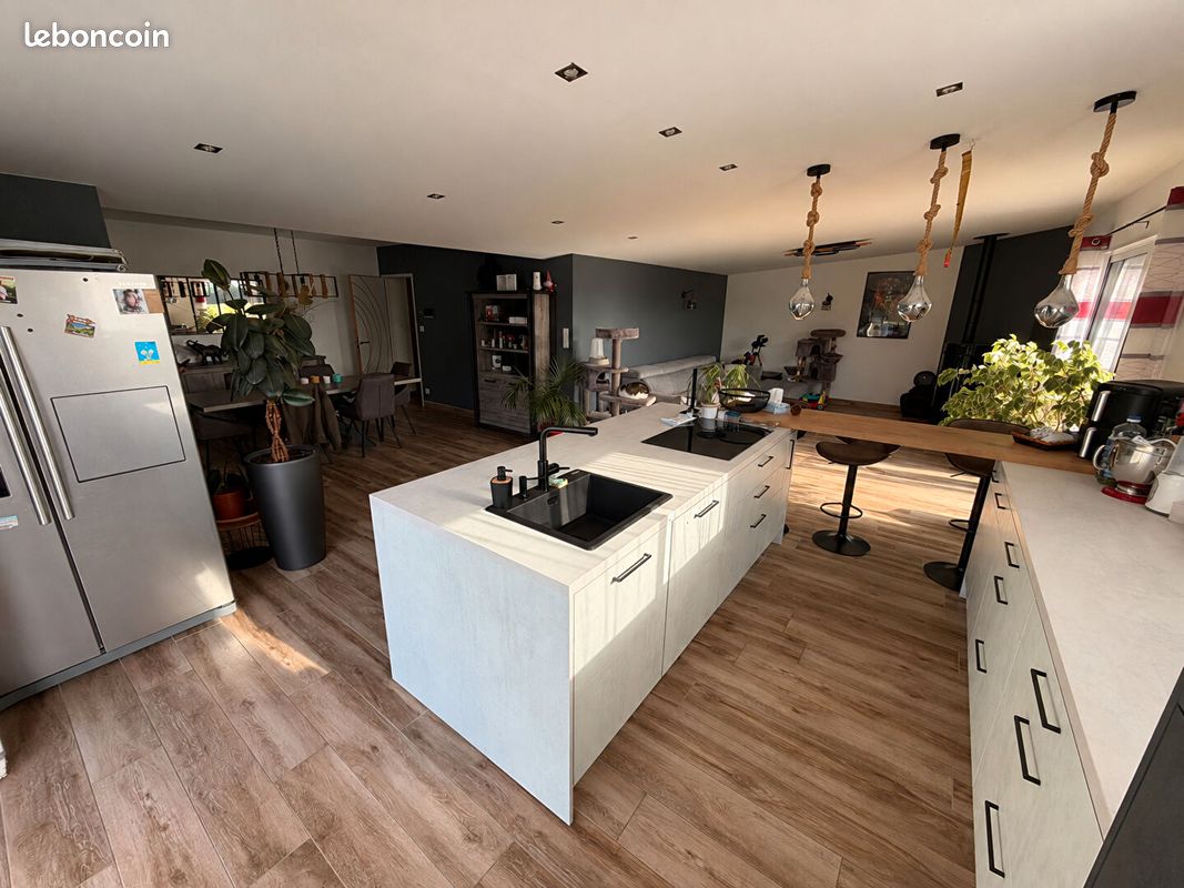 Maison 6 pièces 185 m² · à Venansault · 185 m² · 345 510 €