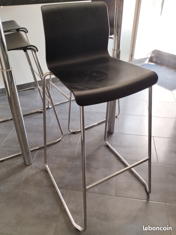 Chaise de bar noire et chromée Ikea (image 1)