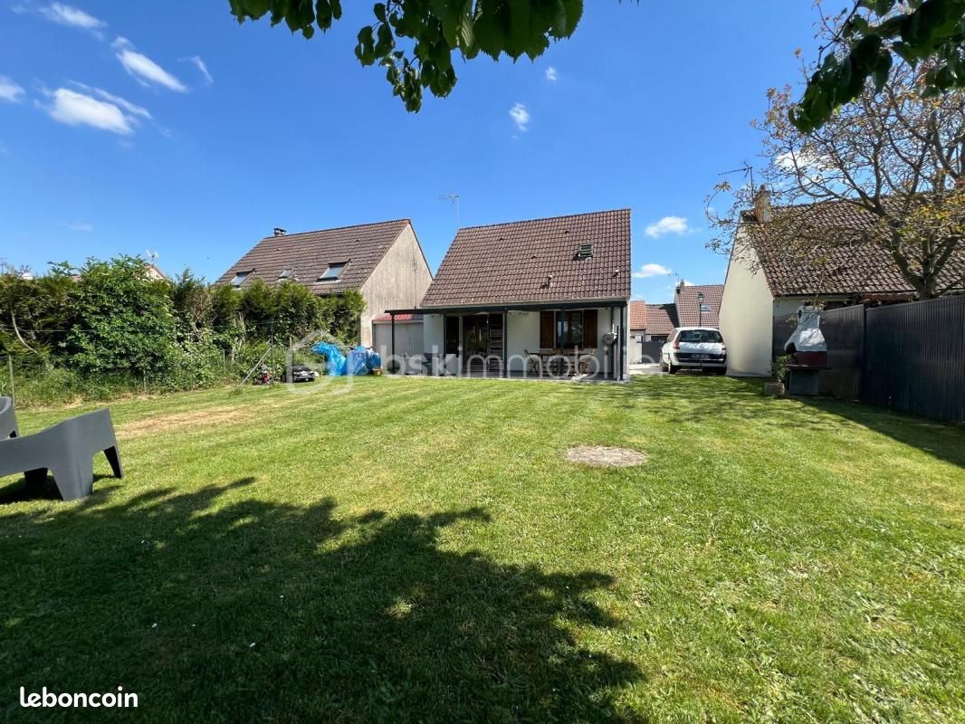 Maison 5 pièces 82 m² · à Angerville · 82 m² · 233 000 €