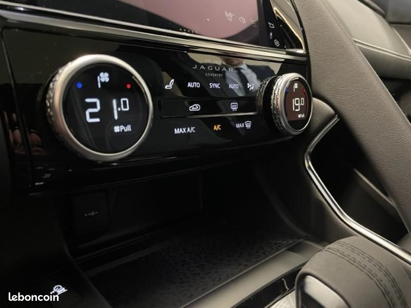 Jaguar E-Pace P200 FlexFuel MHEV 200ch R-Dynamic S (image 14)