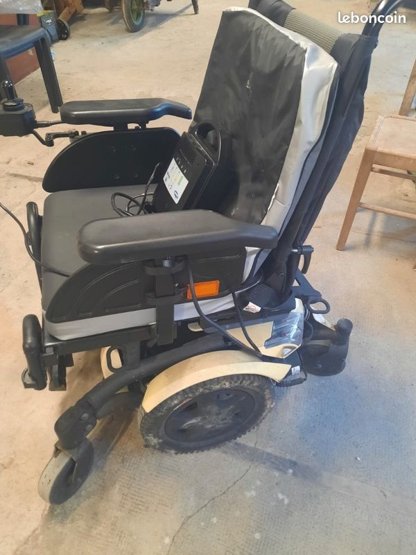 Fauteuil roulant électrique invacare (image 2)