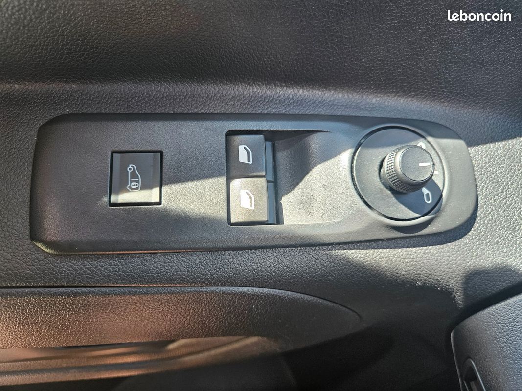 CITROEN BERLINGO VU GENERATION-III FOURGON 1.5 BLUEHDI 100 1000KG M L1 CLUB START-STOp (image 18)