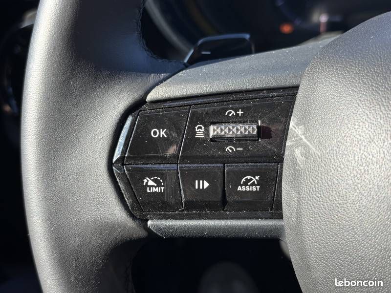 Alfa Romeo Junior 1.2 Ibrida 145 ch e-DCT6 Premium (image 20)
