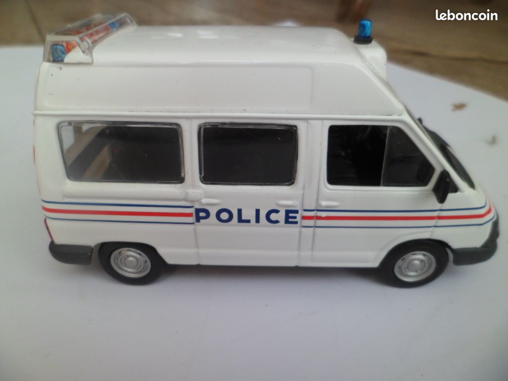 Devanture Poste De Police Norev 1/43 - Ambiance - Citroën Berlingo
