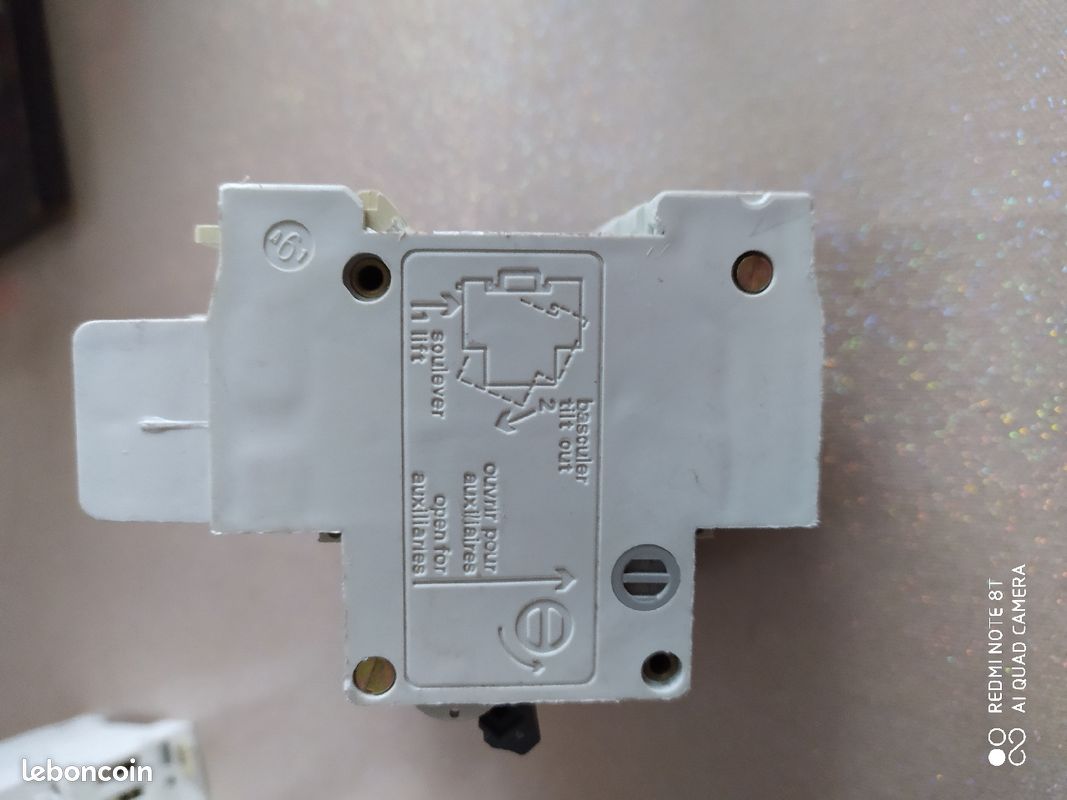 Disjoncteur différentiel 2x10A 300mA MERLIN GERIN (image 5)