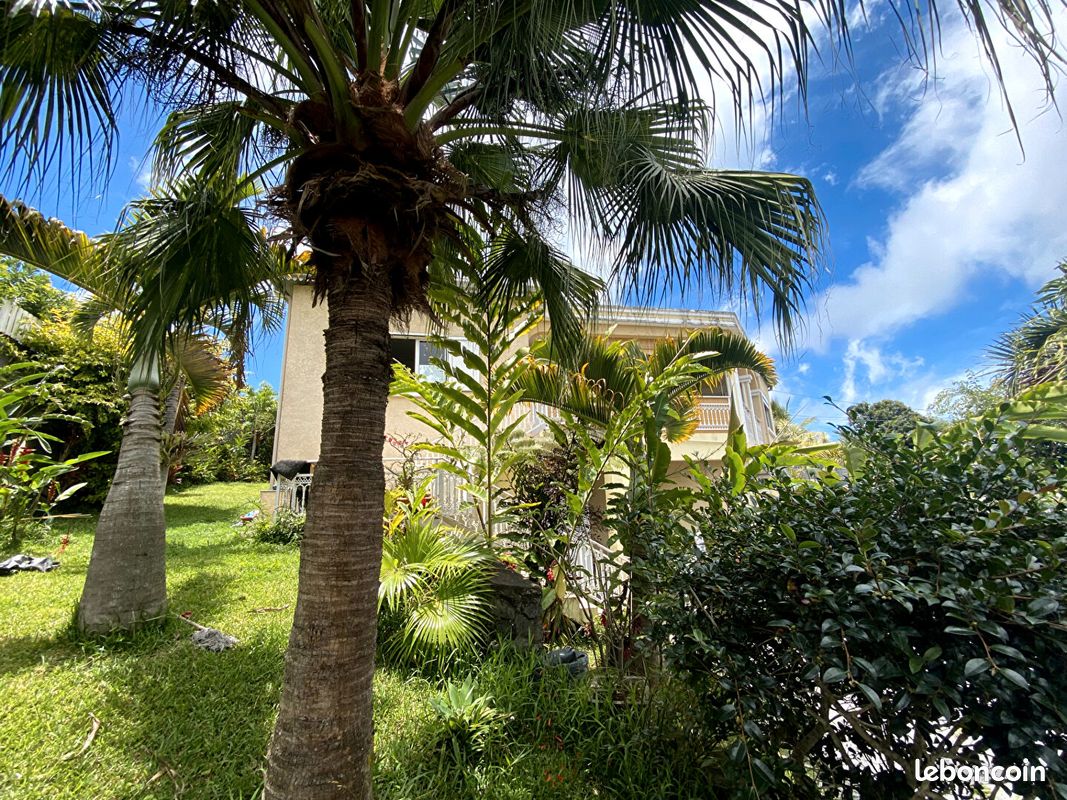 Maison 6 pièces 255 m² · à Le Tampon · 255 m² · 497 000 €
