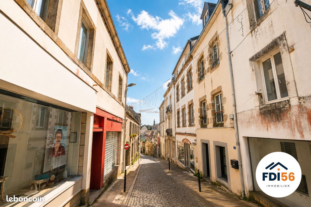 Immeuble 300 m² · à Lorient · 300 m² · 472 500 €