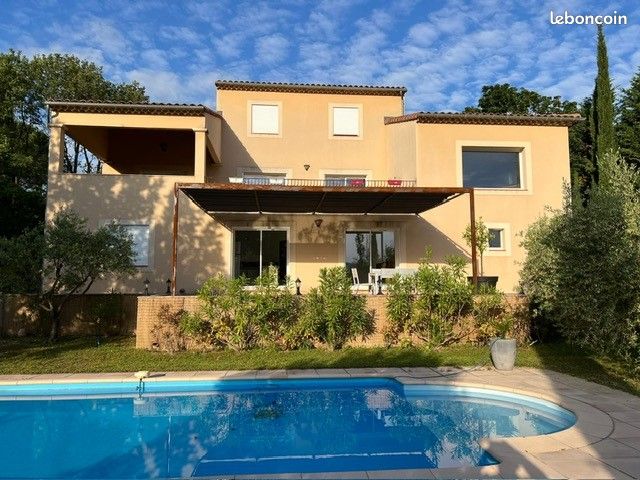 Maison 7 pièces 324 m² · à Malaucène · 324 m² · 1 350 000 €