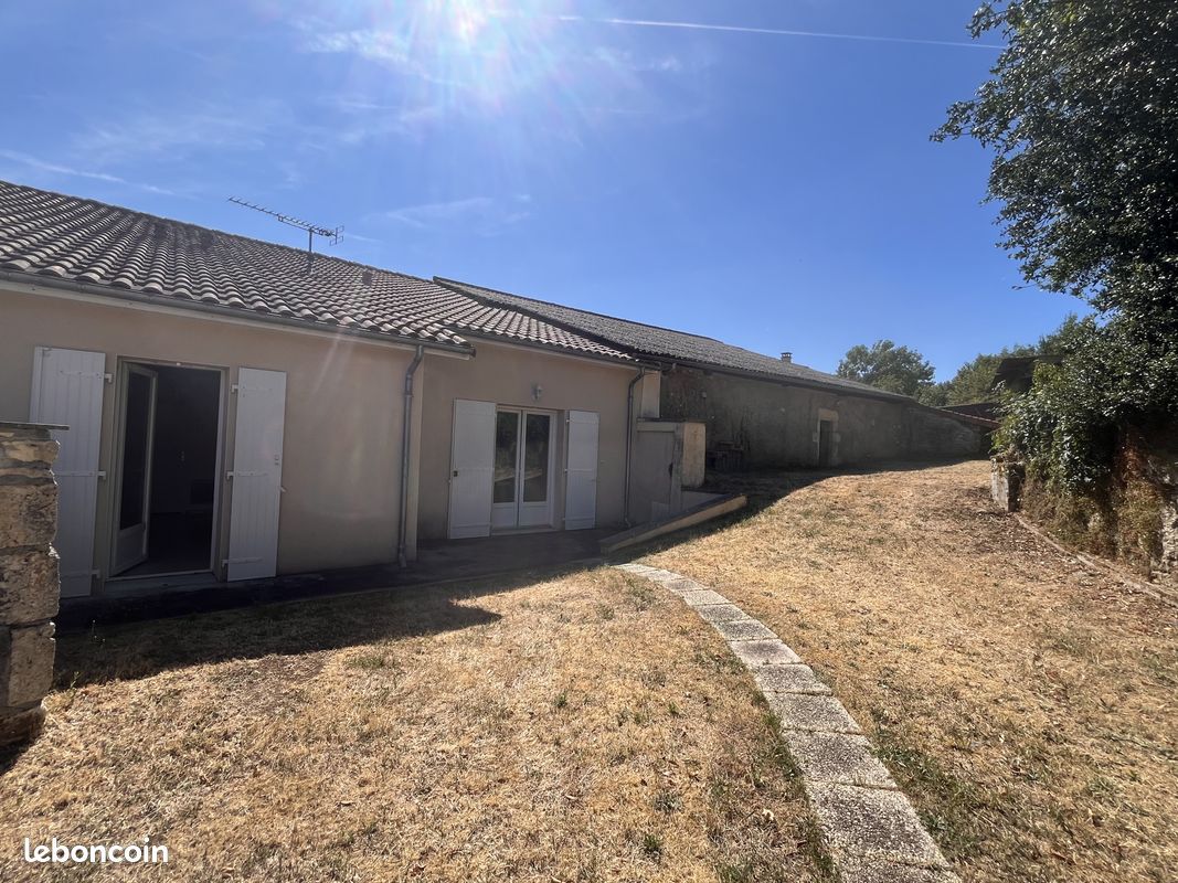 Maison 2 pièces 39 m² · à Chazelles · 39 m² · 480 €/mois