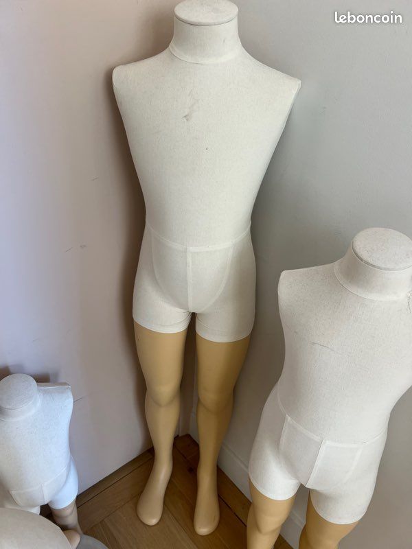 Lot de 4 mannequins enfants sur pied – 6 mois à 8 ans – Vitrine / Boutique (image 6)