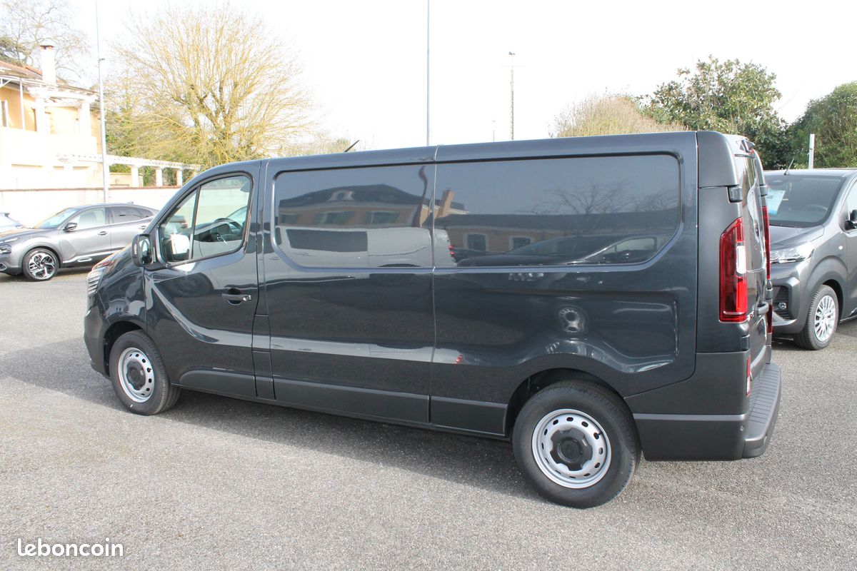 Renault Trafic III (3) Fourgon L2H1 3T 2.0 Blue DCI 150 Advance Full Équipé 15/05/2025 - 10 Kilomètres Caméra, Clim Auto, GPS....... (image 10)