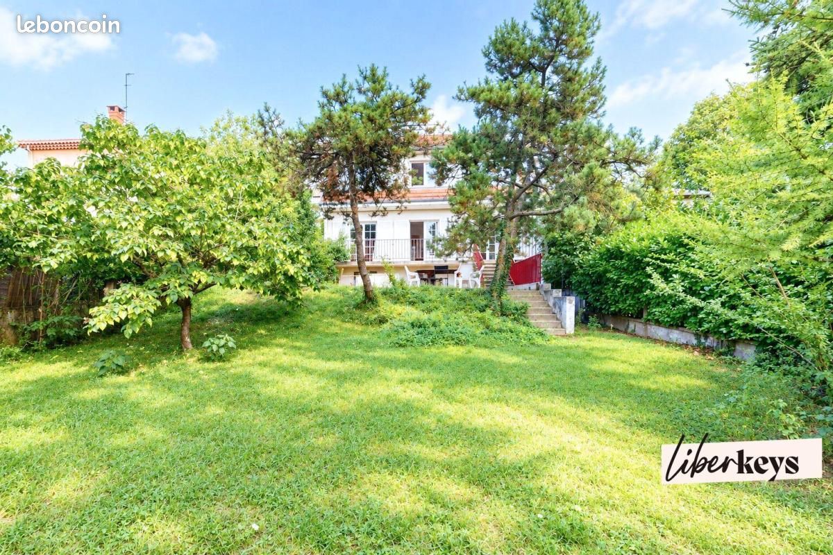 Maison 6 pièces 206 m² · à Sainte-Foy-lès-Lyon · 206 m² · 600 000 €