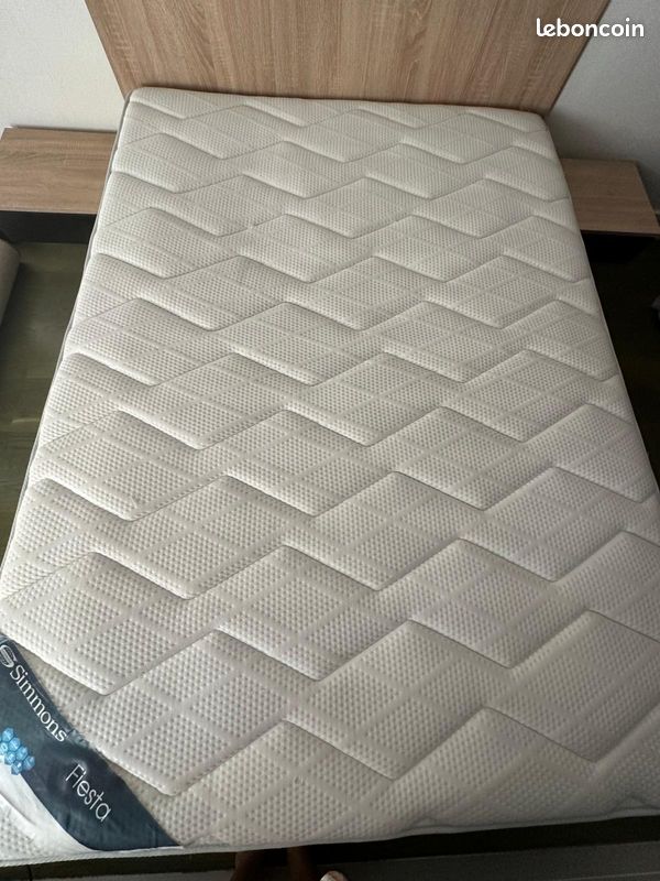 Meubles - Lit - Matelas - armoires - table - chaises - tapis (image 1)