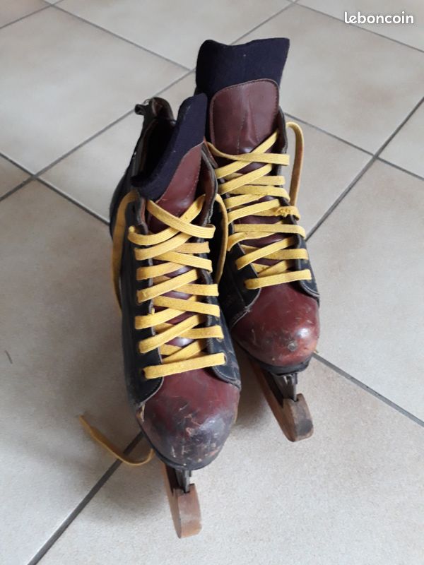 Patins à glace et patins à roulettes (Gebraucht) in Blonay für CHF 35