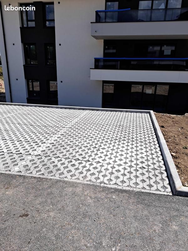 Parking 13 m² · à Ornex · 13 m² · 85 €/mois