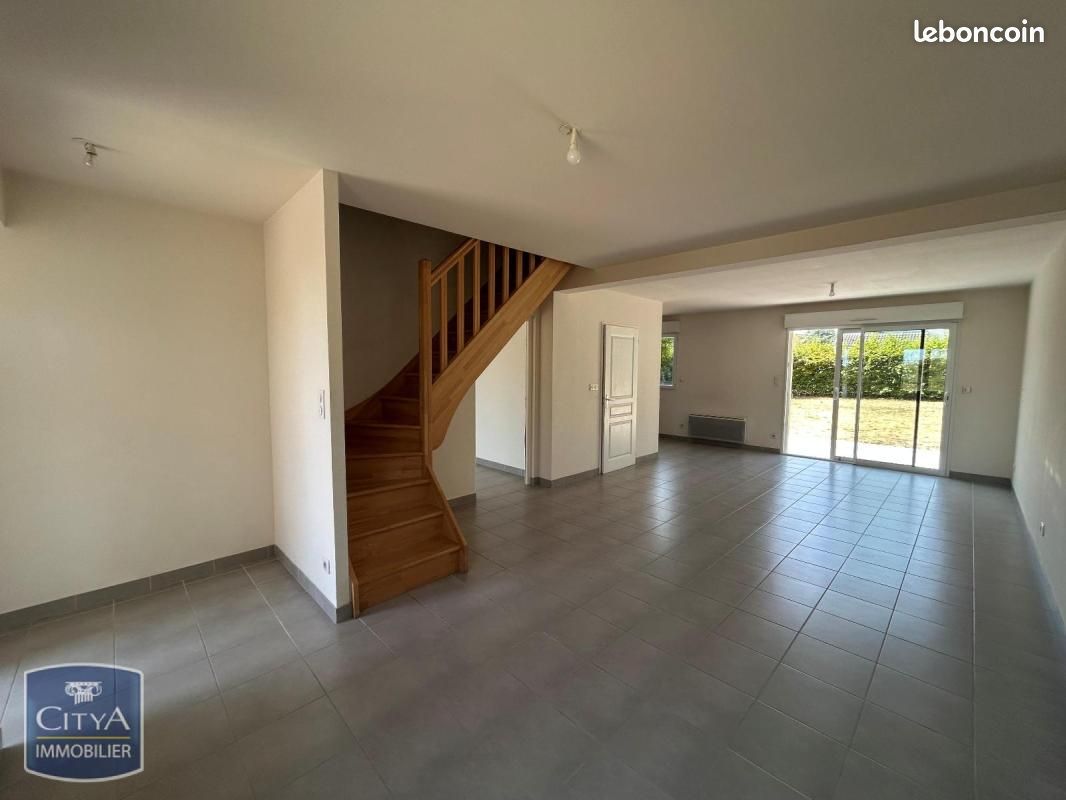 Maison 5 pièces 112 m² · à Saint-Doulchard · 112 m² · 1 040 €/mois