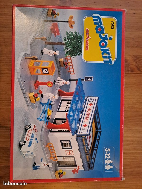 LOT MAJOKIT EN BOITE avec PERSONNAGE ACCESSOIRE ROUTE...N°764 MAJORETTE