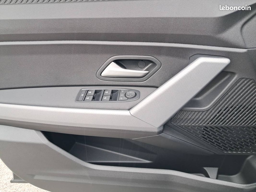 DACIA Duster Hybrid 155 Journey (image 11)