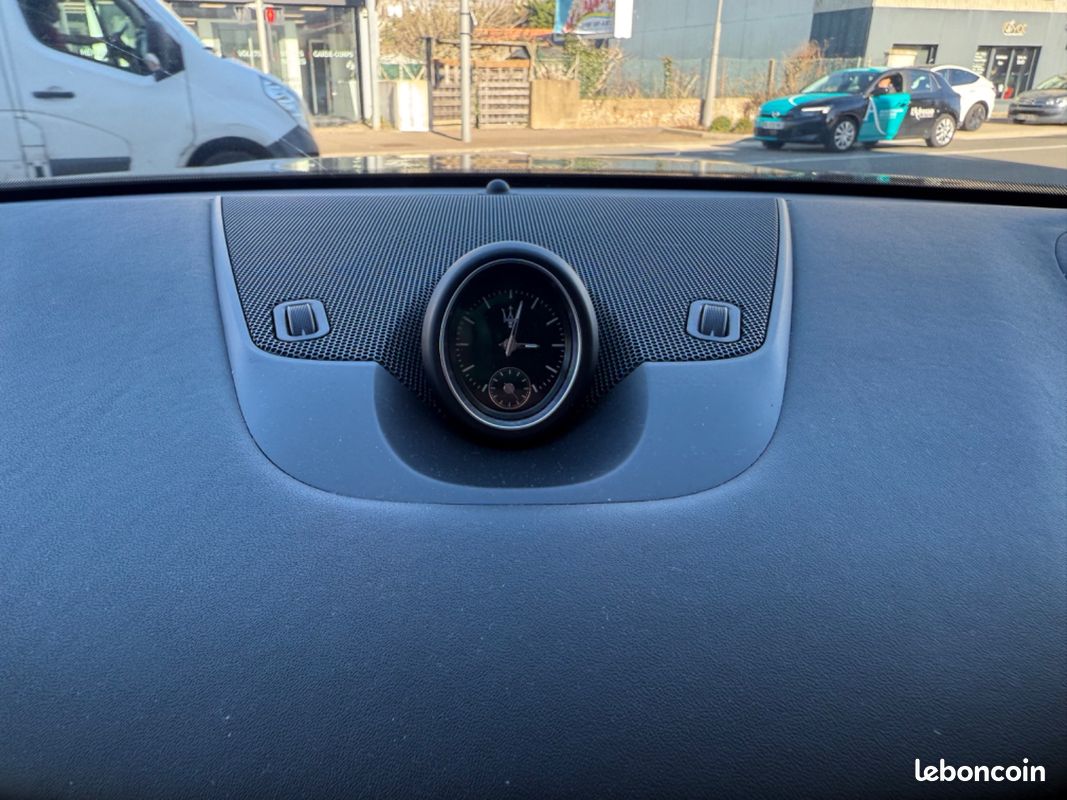 MASERATI LEVANTE 3.0 V6 Bi-Turbo 350 Q4 GranSport (image 24)