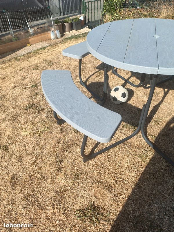 Table de jardin (image 3)
